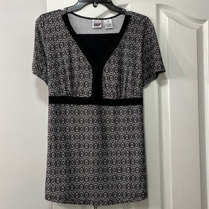 Take Nine Maternity short sleeve black and white geo print blouse